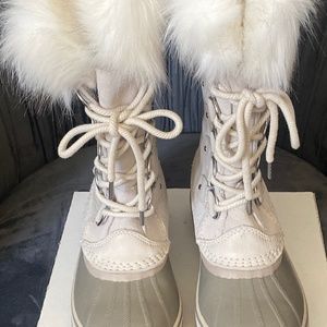 Sorel  beige ivory waterproof boots